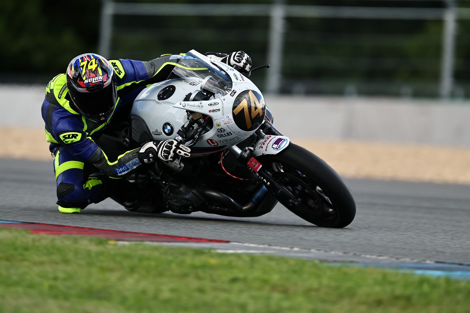 R3  4685